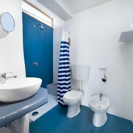 Bed And Book Giusino Bed & Breakfast