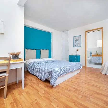 Bed & Breakfast Bed And Book Giusino