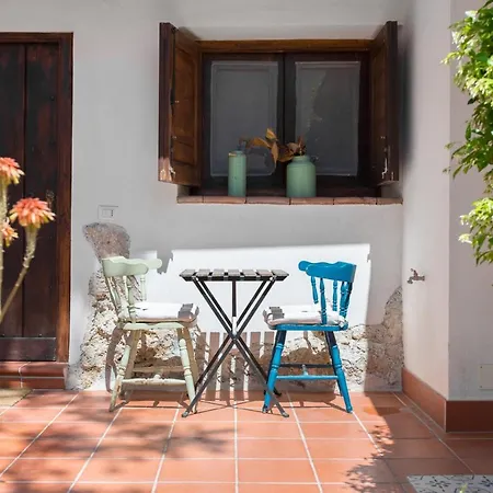 Bed & Breakfast Bed And Book Giusino Palermo